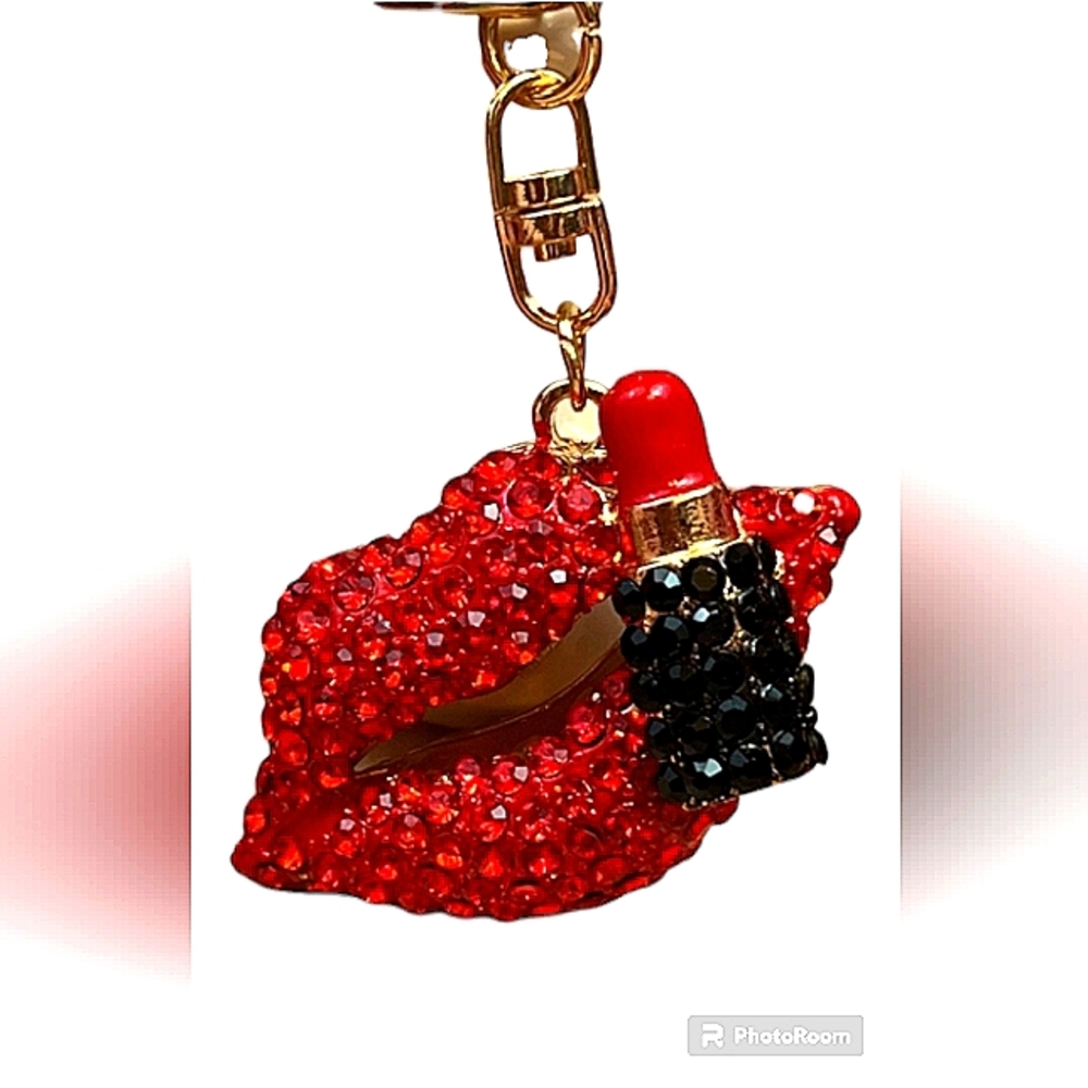 BLING RED RHINESTONE LIPS 💋✨️ KEYCHAIN CHARM 💄 PURSE CHARM GOLD HARDWARE ✨️NEW